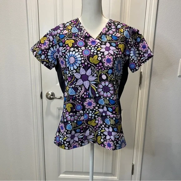 Green Town Scrub Top Purple Black Floral Size Small Medical - Picture 2 of 7